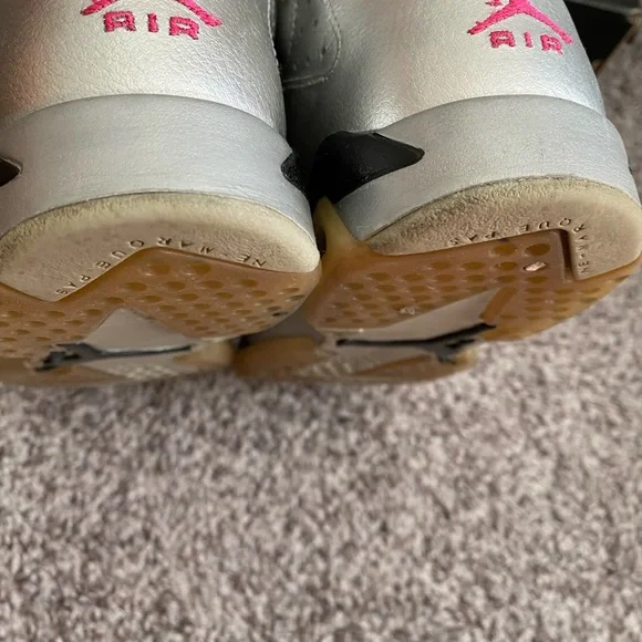 Air Jordan 6 Retro Metallic Silver/Pink/Black Youth size 5.5 - Picture 3 of 8